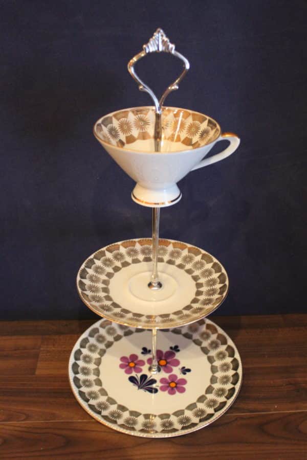 #021 Etagere Sammelgedeck