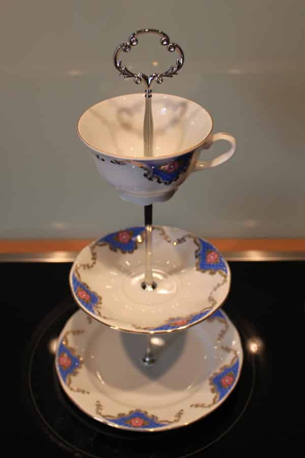 #055 Etagere Sammelgedeck