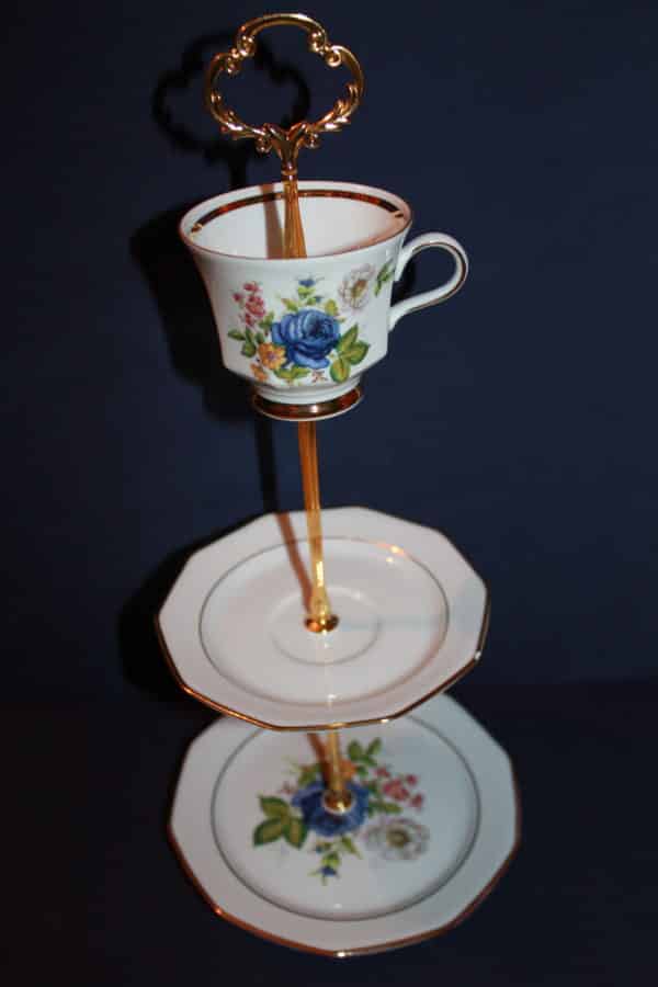 #067 Etagere Sammelgedeck