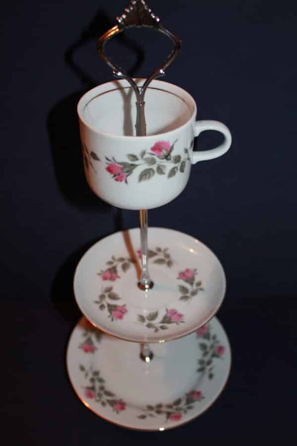 #075 Etagere Sammelgedeck