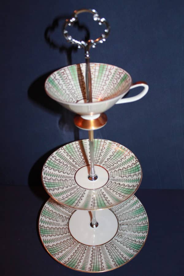 #168 Etagere Sammelgedeck