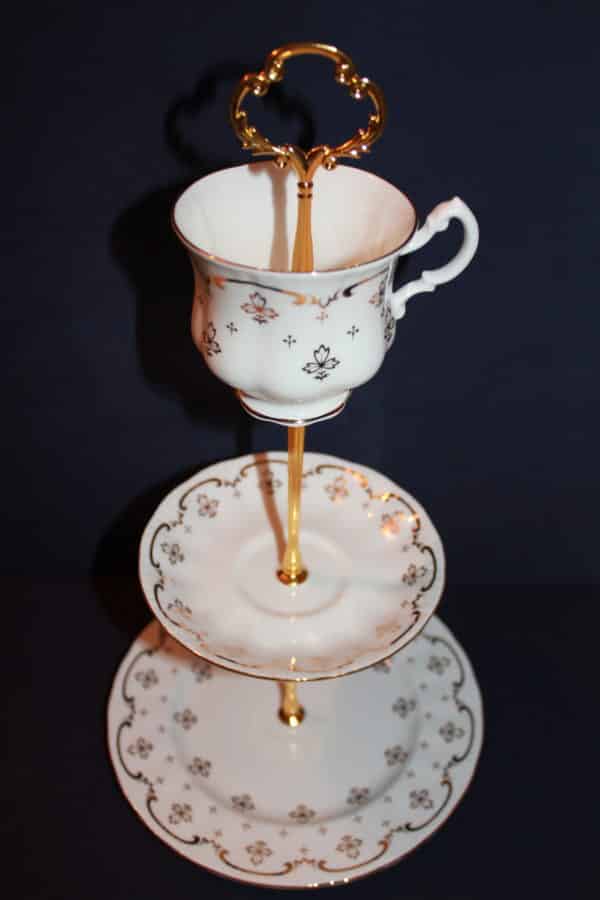 #184 Etagere Sammelgedeck