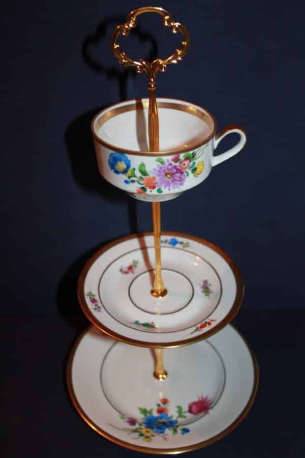 #212 Etagere Sammelgedeck