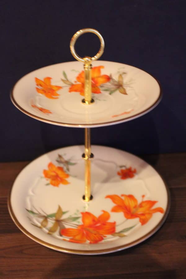 #489 Etagere